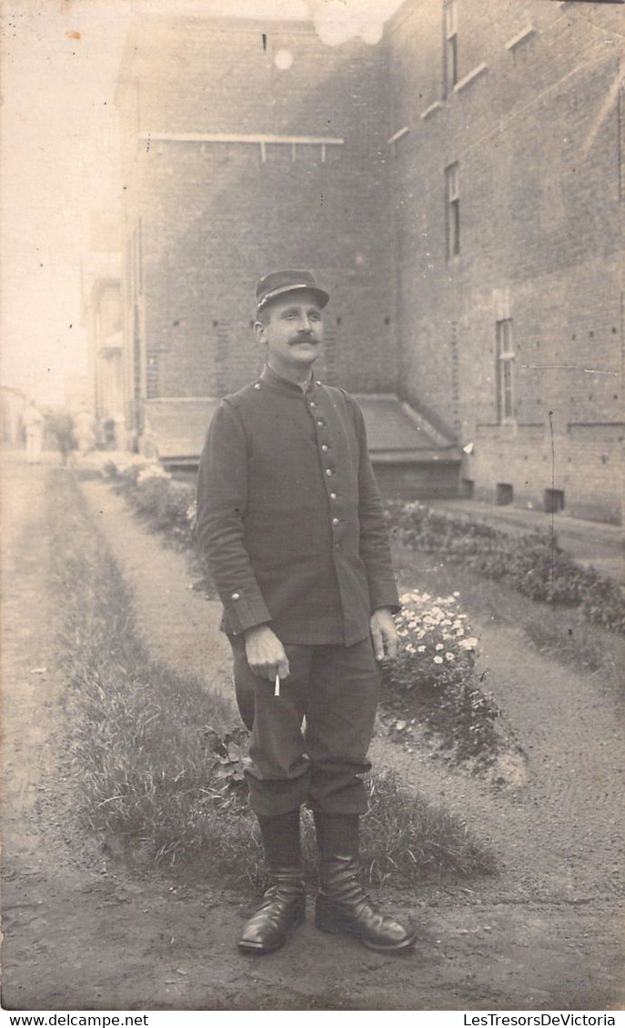 Photo D'un Homme En Uniforme - Soldat  - Jules Dutillieux 5eme Bataillon Munster Camp III - Characters