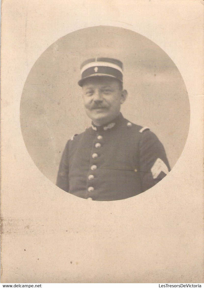 Photo D'un Homme En Uniforme - Soldat  - Carte Photo - Portrait - - Personen