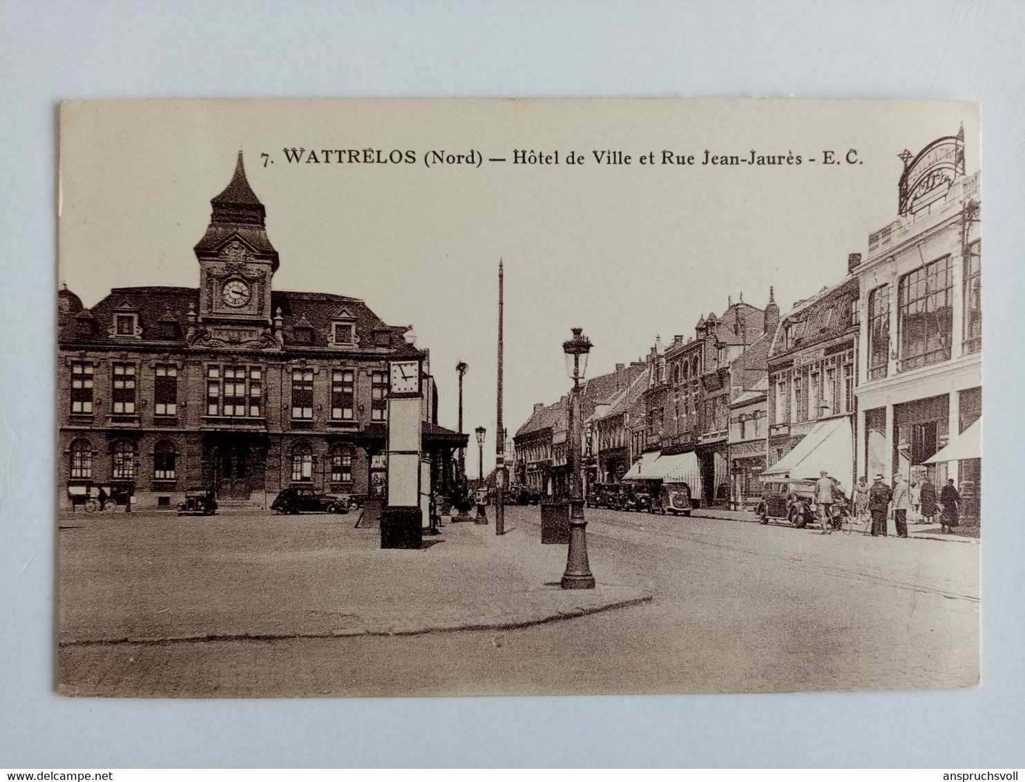 CPA - 59 - WATTRELOS - Hôtel De Ville Et Rue Jean-Jaurès - Wattrelos