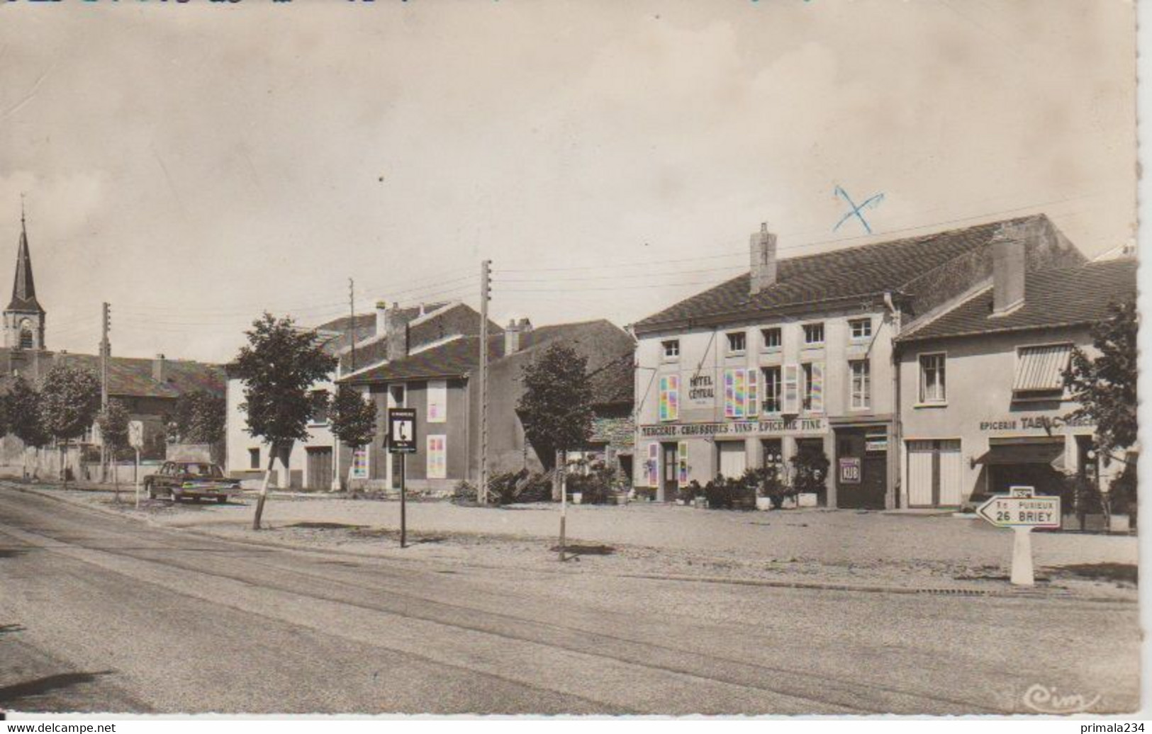 CHAMBLEY BUSSIERES - LA PLACE ET ROUTE NATIONALE - Chambley Bussieres