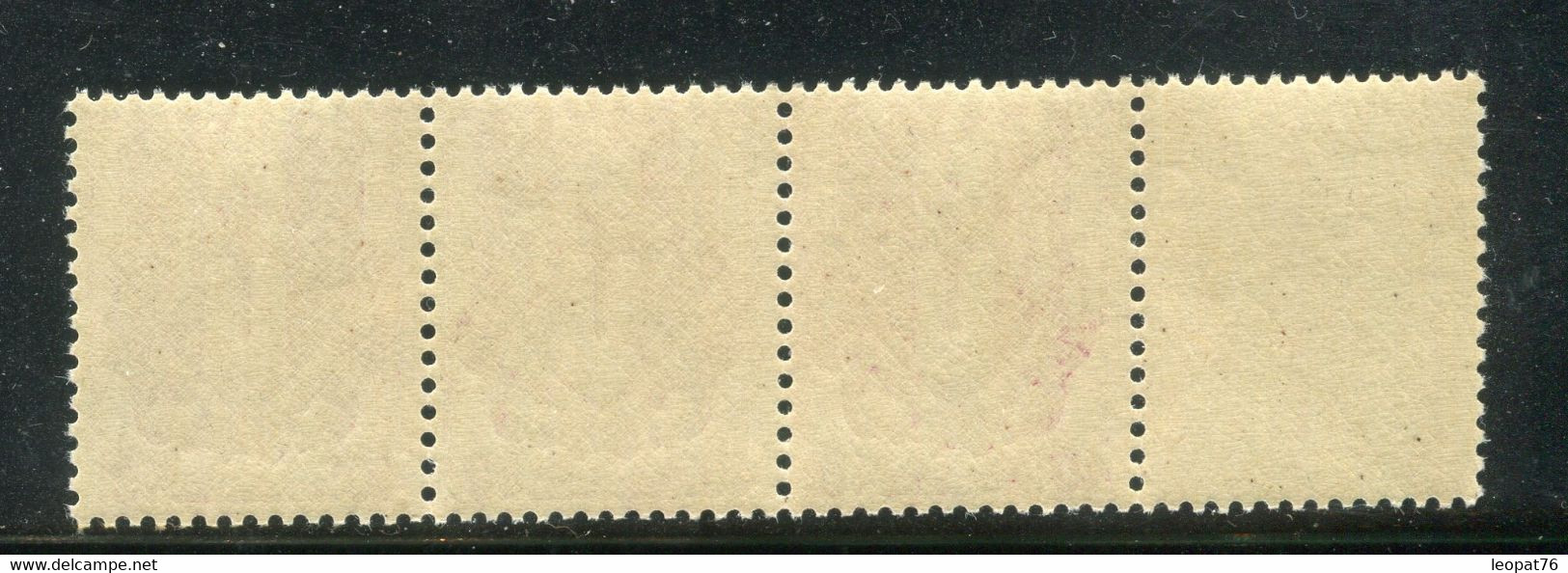 Variété Sur N°Yvert 672 - 1 Exemplaire Avec Virgule Entre Les Chiffres 4 De 1944 Dans Une Bde 3 - Neufs ** - Réf V 876 - Unused Stamps