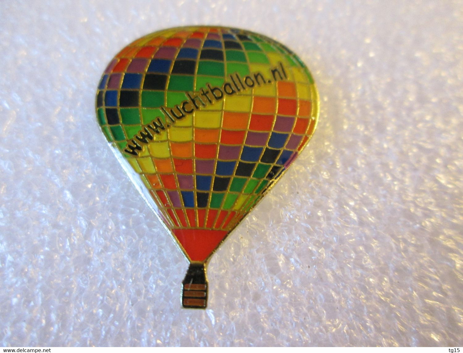 PIN'S    MONTGOLFIERE  BALLON Www.luchtballon.nl   Belle Qualité - Montgolfières