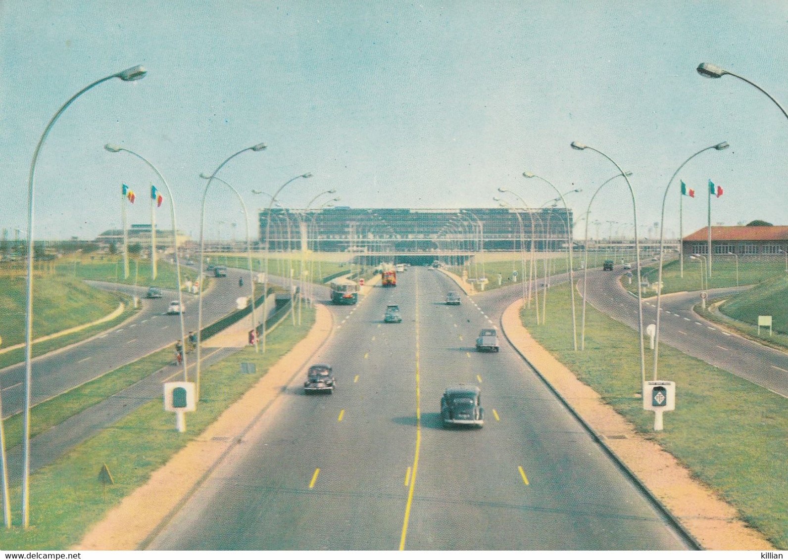 Aéroport De Paris-orly La Façade Nord De L'aérogare - Aéroports De Paris