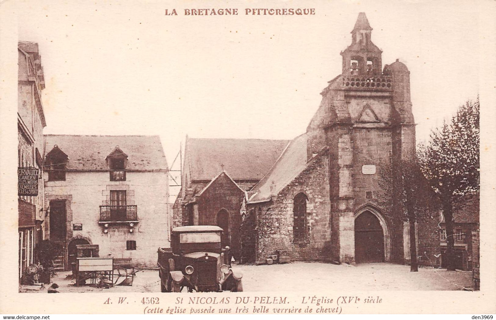 SAINT-NICOLAS-du-PELEM - L'Eglise - Automobile - Saint-Nicolas-du-Pélem