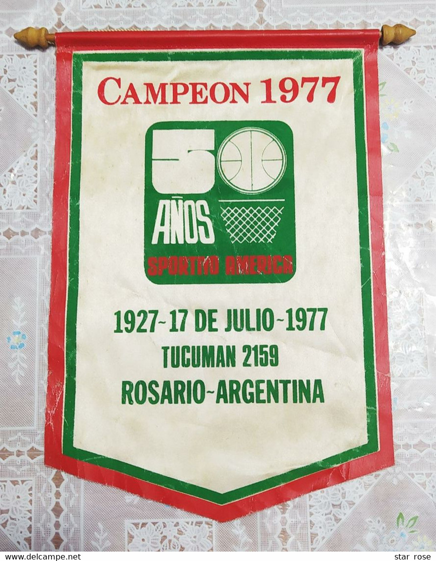 Flag (Pennant / Banderín) -Basquetball - Champion 1977 - Sporting América - Rosario - Argentina - 28cm - Autres & Non Classés