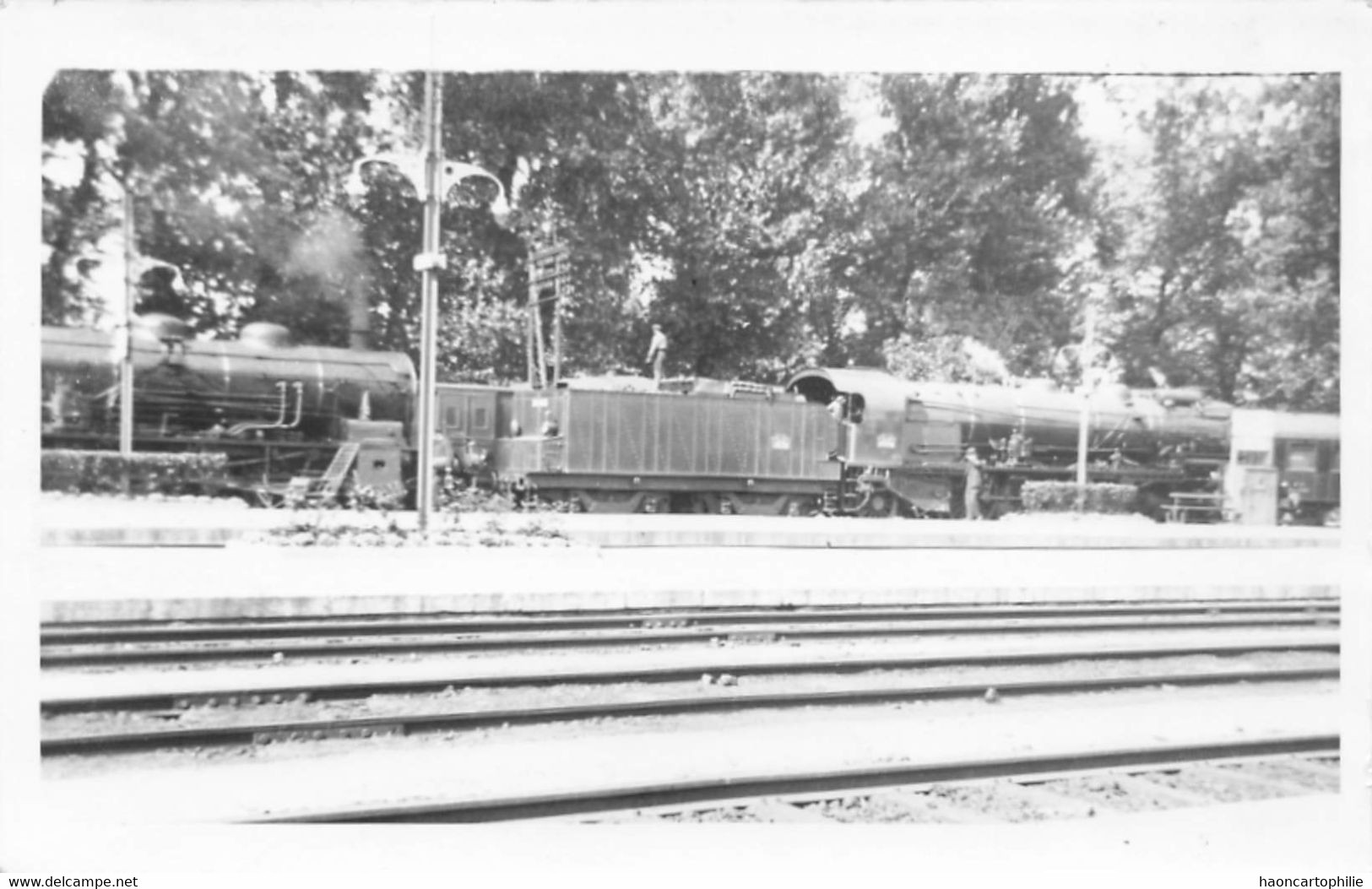 89 Laroche ?  Photo Gare Train - Laroche Saint Cydroine