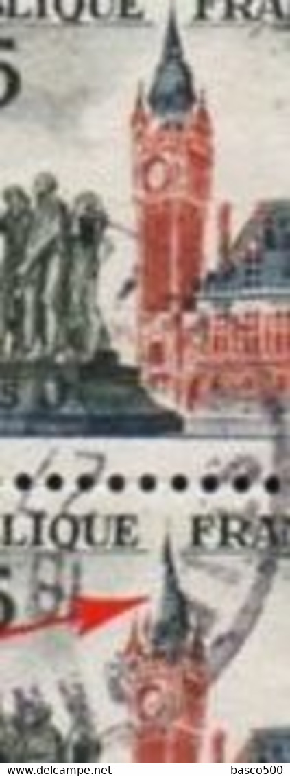 YT N°1316 "Calais" - Variété Rare : Dôme Du Beffroi En Partie évidé à Gauche Tenant à Normal - Used Stamps