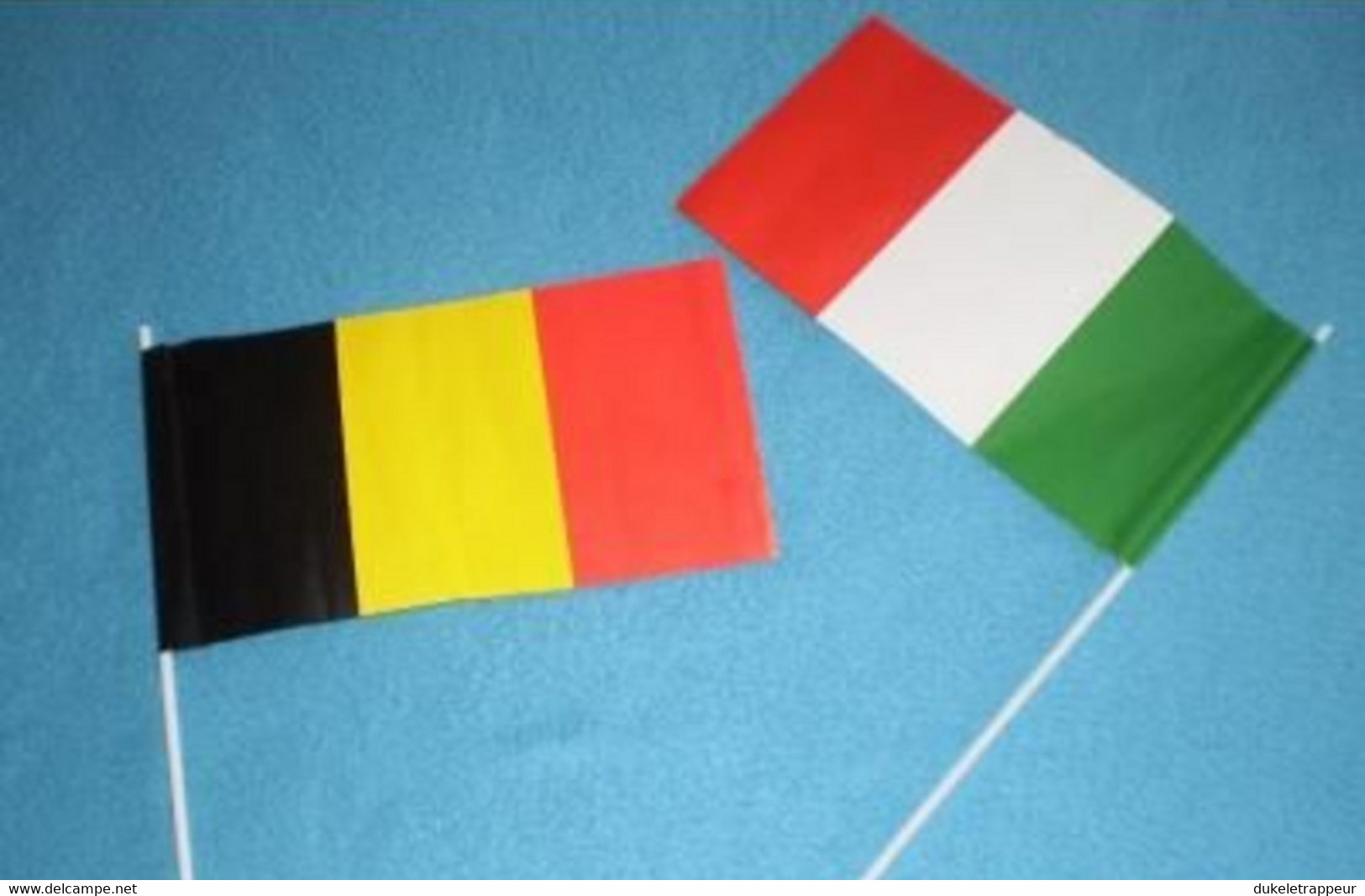 Lot De Deux Drapeaux De Bureau (petite Taille) ! - Drapeaux