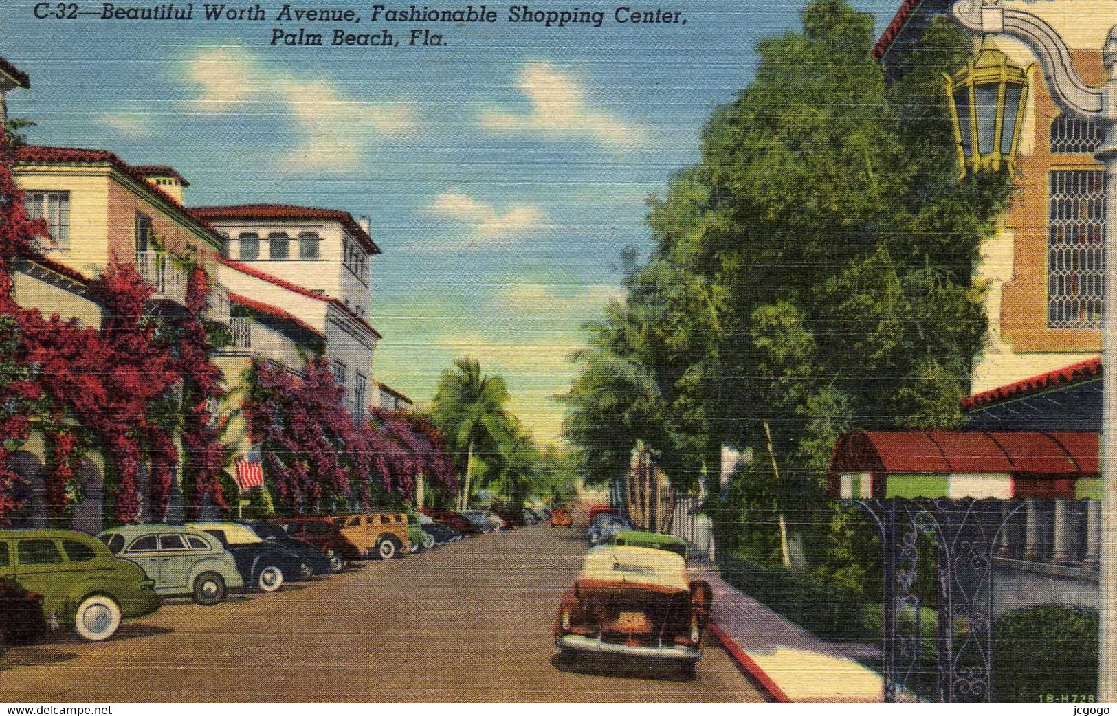 Florida, Palm Beach Beautiful Worth Avenue, Fashionable Shopping Center. - Palm Beach