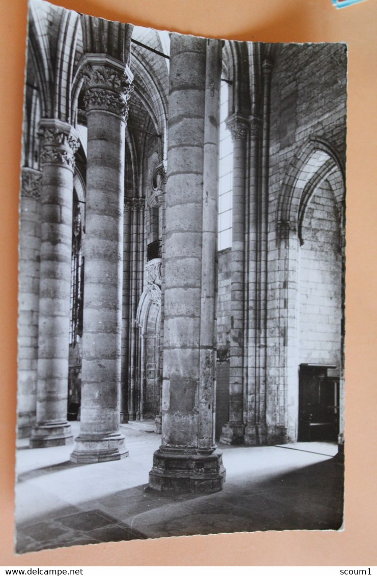 Saint Quentin - La Basilique - Chapelle St Jean Baptiste Et L'entrée De La Sacristie - St. Quentin En Yvelines