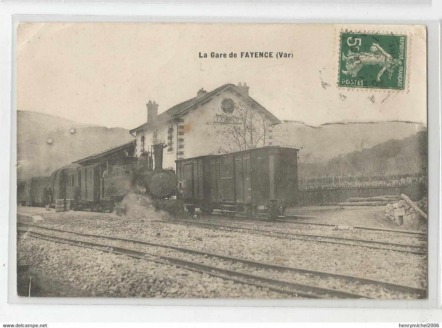 83 Var La Gare De Fayence Avec Train Wagon Locomotive 1913 - Fayence