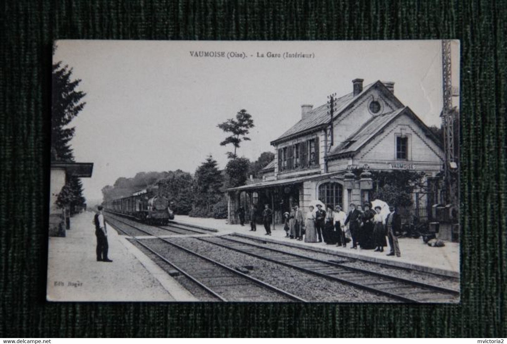 VAUMOISE - La Gare ( Intérieur ) - Vaumoise