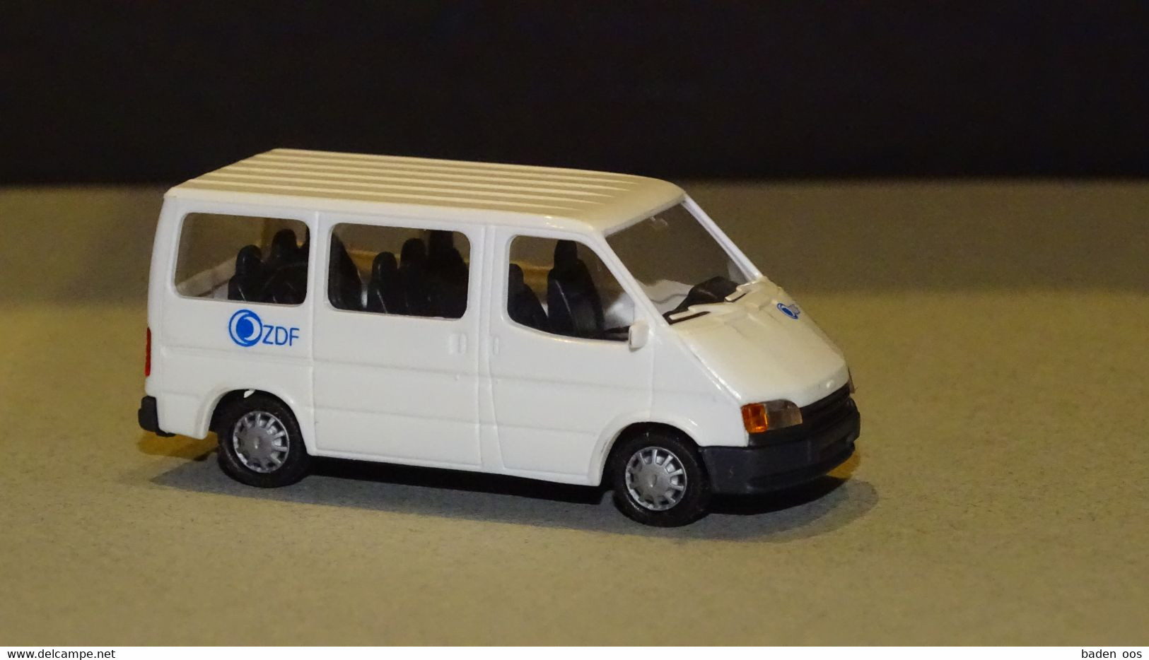 Albedo ZDF Ford Transit Bus - Road Vehicles