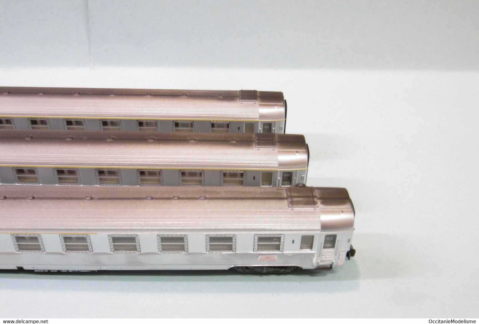 Arnold - Coffret 3 Voitures DEV INOX Le Bourbonnais A9 + A5 Bar SNCF ép. III Réf. HN4320 Neuf N 1/160 - Voitures Voyageurs