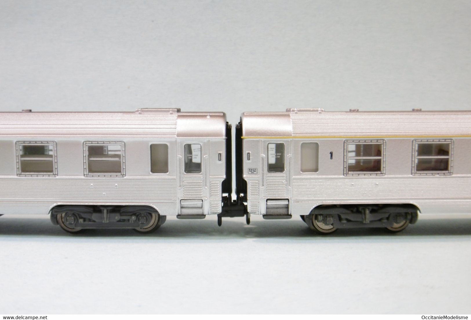 Arnold - Coffret 3 Voitures DEV INOX A9 + A5 Bar + B10 SNCF ép. III Réf. HN4336 Neuf N 1/160 - Wagons Voor Passagiers