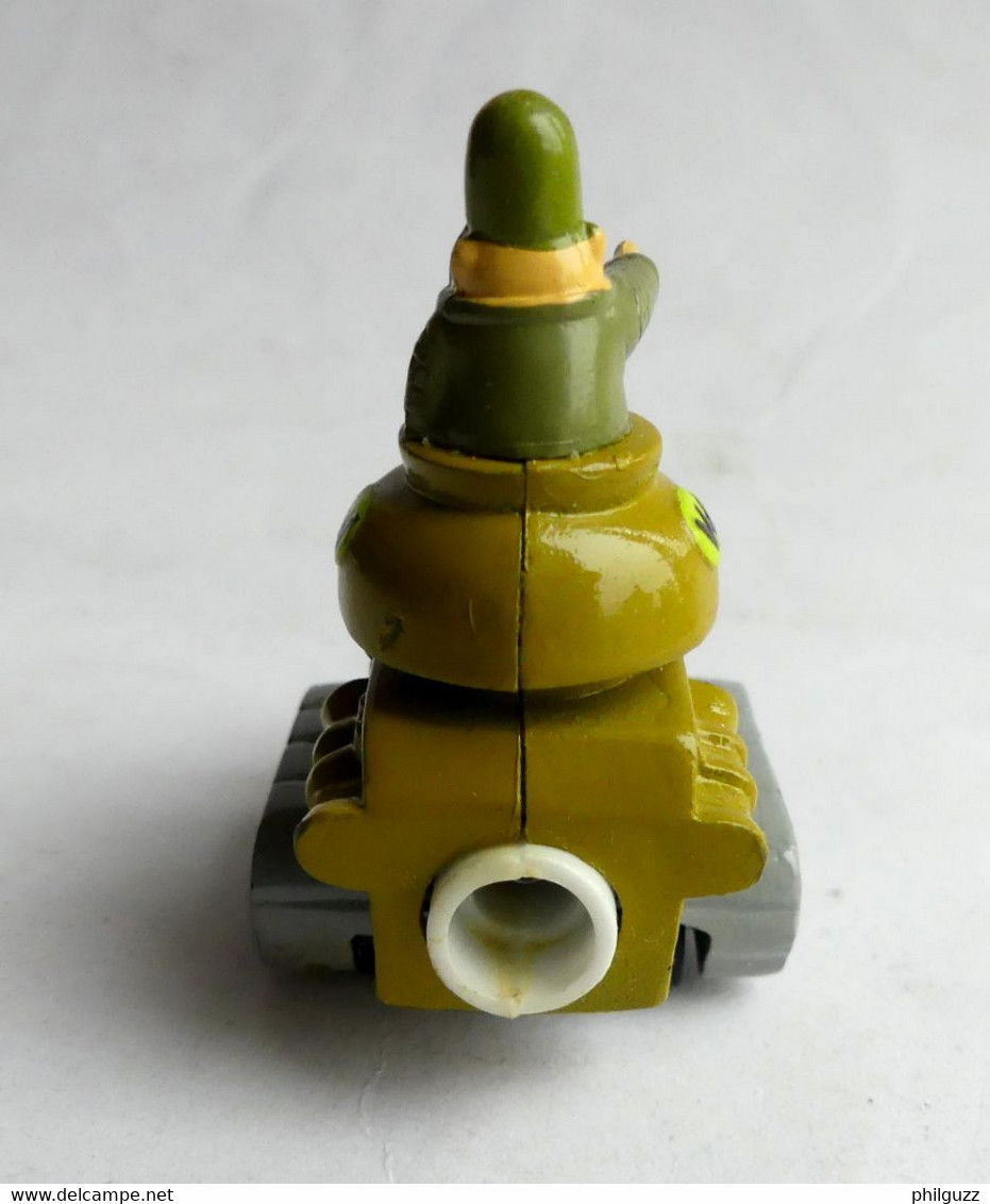 RARE FIGURINE LES FOUS DU VOLANT VOITIRE ARMY TANK  - Origine Inconnue - Figurine In Plastica