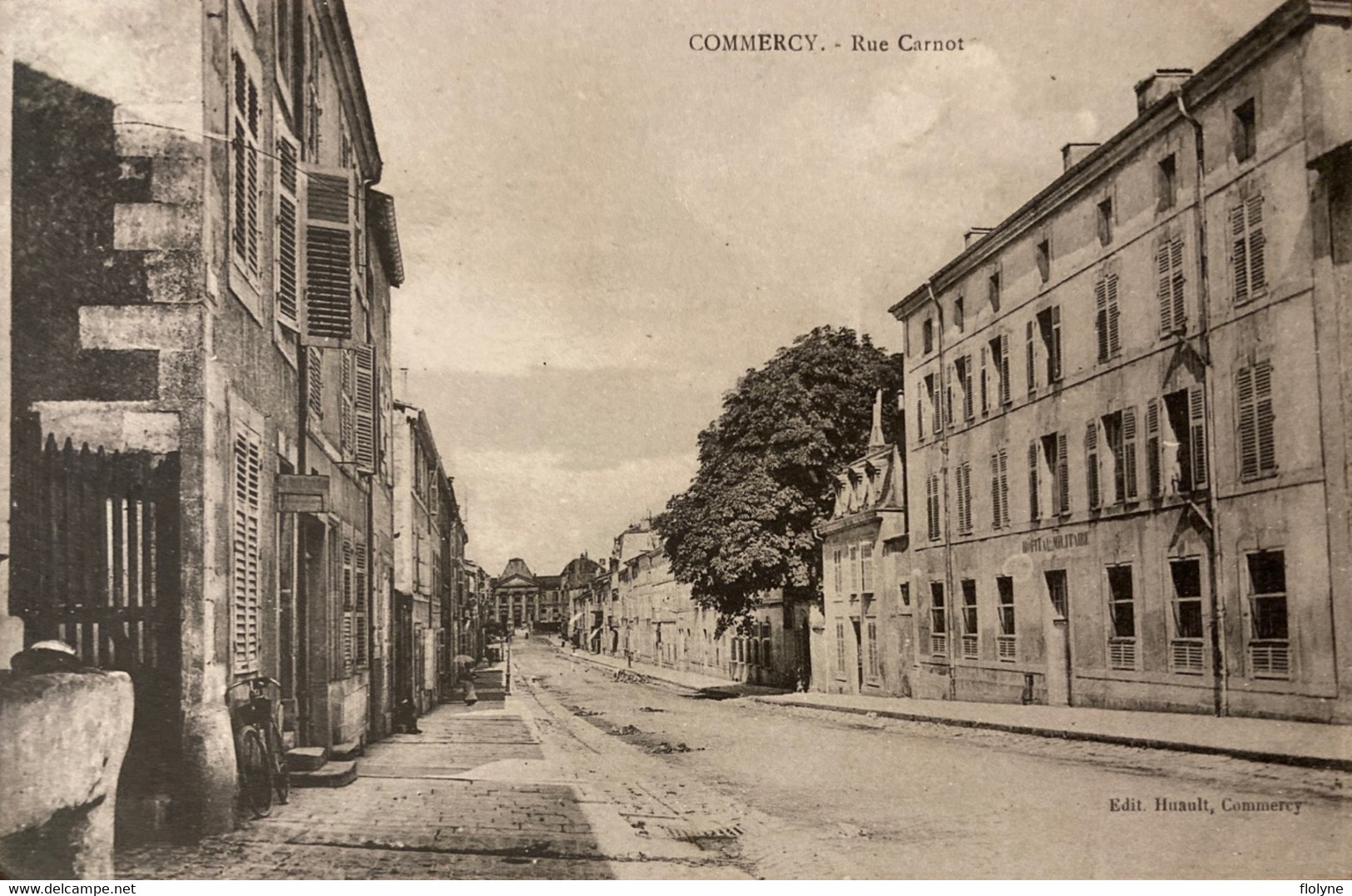 Commercy - La Rue Carnot - Façade De L’hôpital Militaire - Commercy