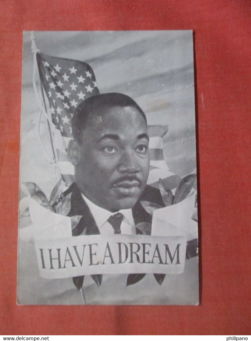 Black Americana    Dr. Martin Luther King. Stain On Back. Ref 5427 - Black Americana