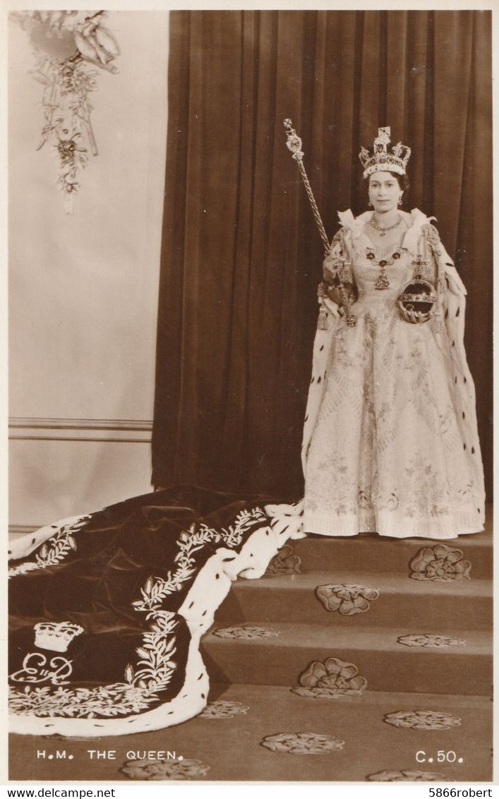 CARTE POSTALE PHOTO ORIGINALE ANCIENNE LE 6 JUIN 1953 LE COURONNEMENT DE SA MAJESTE QUEEN ELIZABETH A WESTMINSTER ABBEY - Königshäuser