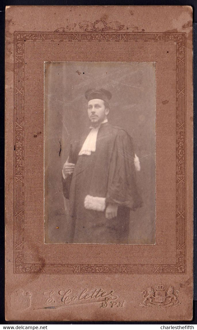 DEBUT 1900 GRANDE PHOTO AVOCAT AVEC TOGE - LAWYER - PHOTO COLETTE à SPA - Antiche (ante 1900)