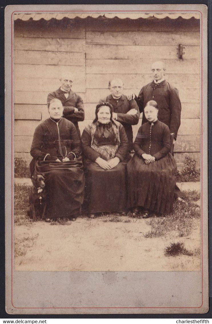 Fin 1800 GRANDE PHOTO FAMILLE AVEC CHIEN - 16.5 X 10.5cm - Alte (vor 1900)
