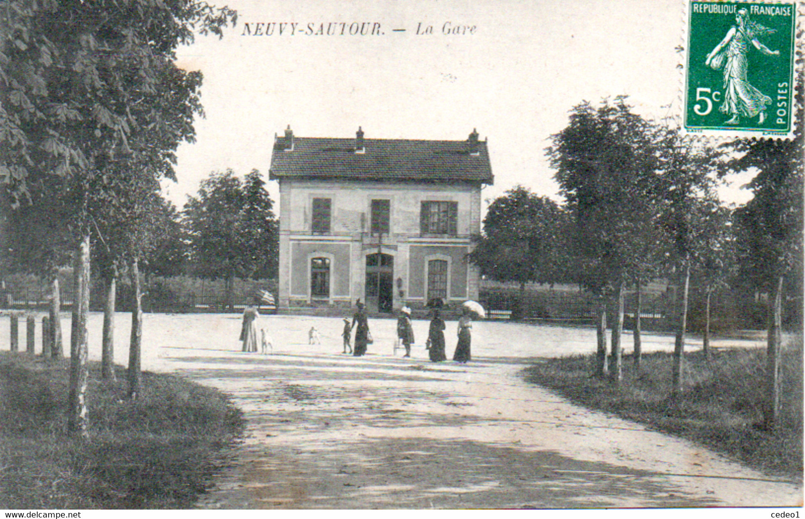 NEUVY SAUTOUR  LA GARE - Neuvy Sautour