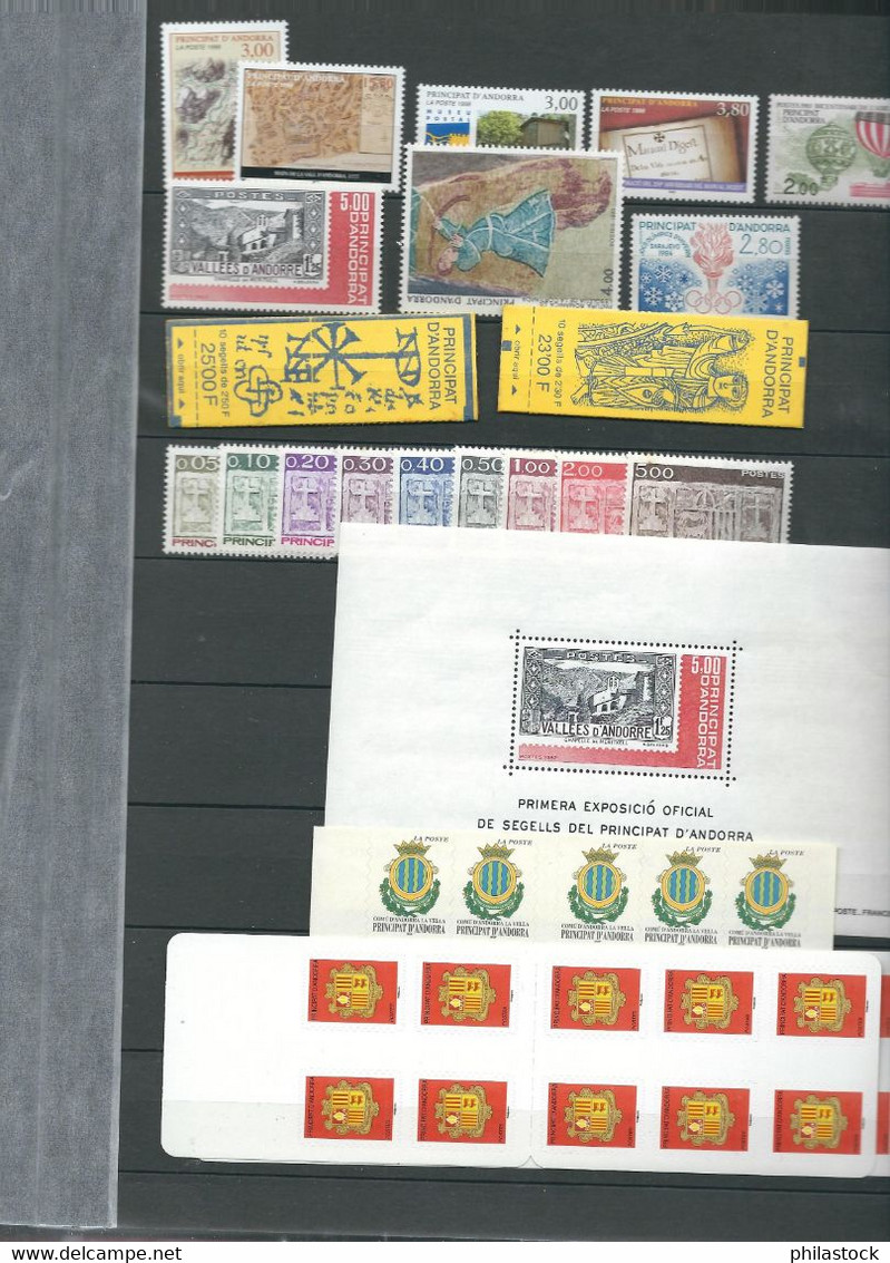 ANDORRE lot timbres tous luxes ** blocs coins datés dates différentes en album Yvert