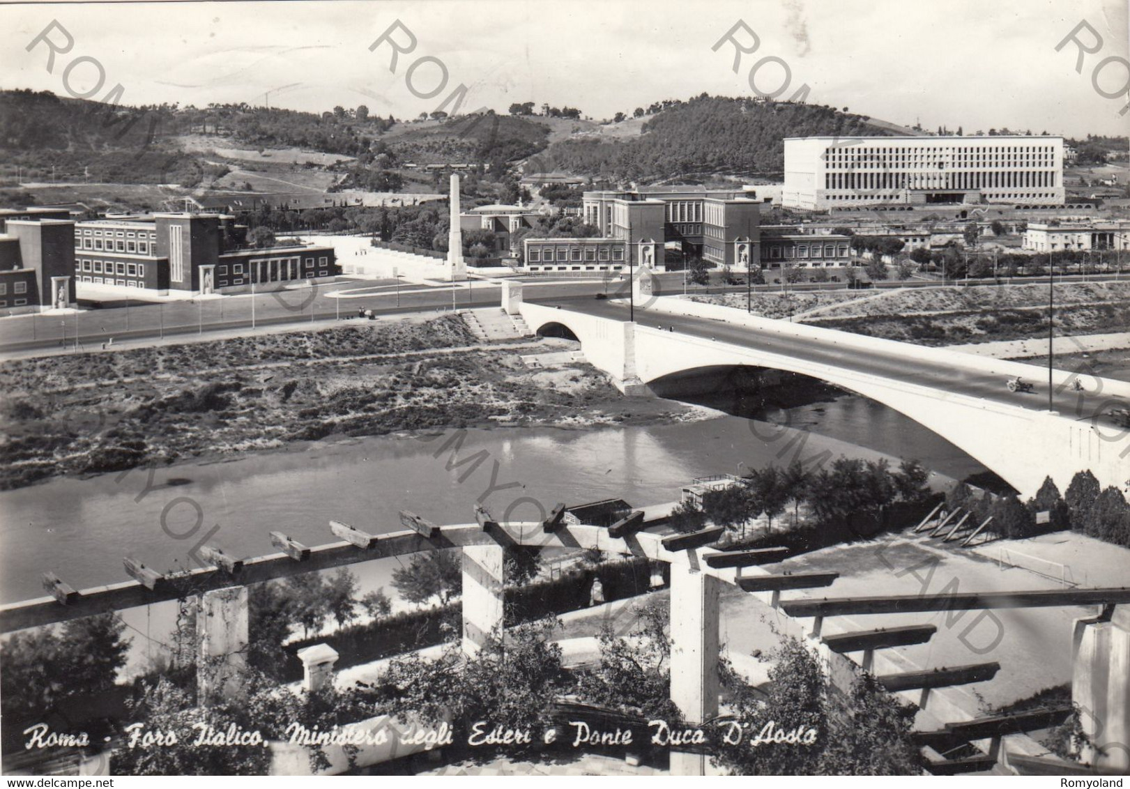 CARTOLINA  ROMA,LAZIO,FORO ITALICO,MINISTERO DEGLI ESTERI E PONTE DUCA D"AOSTA,STORIA,BOLLO STACCATO,VIAGGIATA 1968 - Panoramic Views