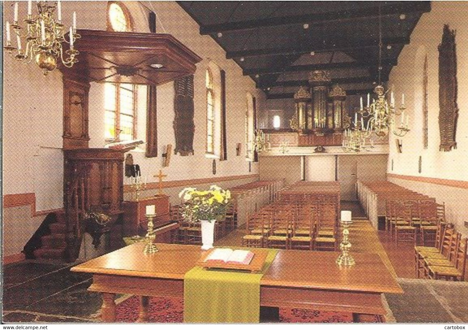 Hindeloopen, Grote Kerk , Interieur   (Een Raster Op De Kaart Is Veroorzaakt Door Het Scannen) Met Klassieke Auto's - Hindeloopen