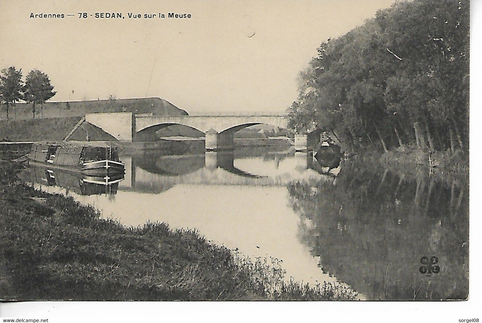 SEDAN Ardennes Vue Sur La Meuse   ..AD - Sedan