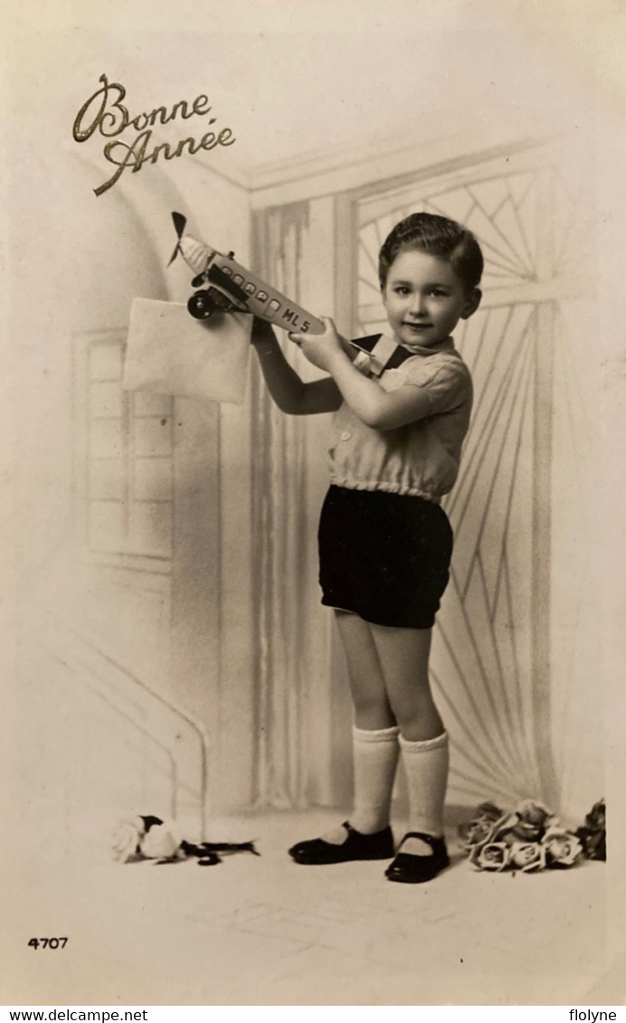 Jeu Jouet - Carte Photo - Enfant Jouant Avec Un Avion - Plane - Bonne Année - Speelgoed & Spelen