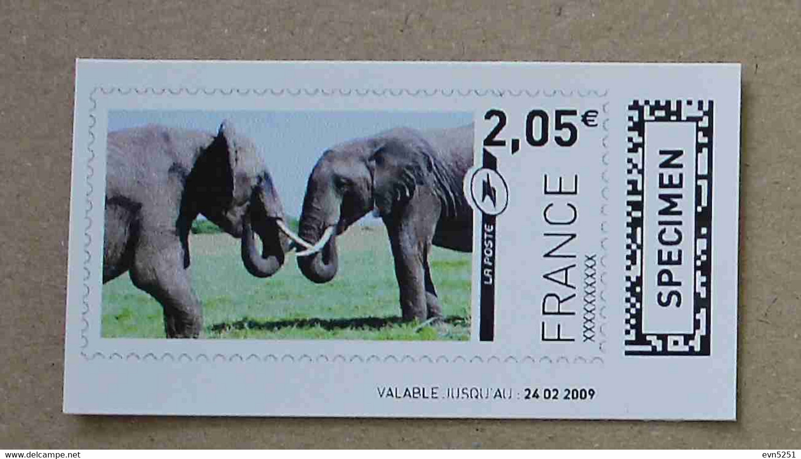 Ti02-01 :  SPECIMEN - Eléphant 2.05 €  +  Singe 4.20 € (autoadhésifs / Autocollants) - Specimen