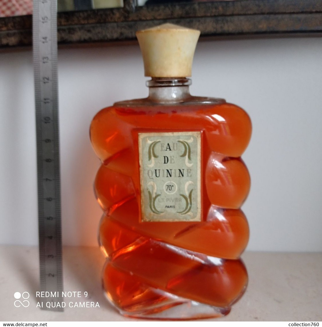 Ancien Flacon L.T. PIVER -  EAU DE QUININE - 70°  -  Hauteur 14 Cm - Non Classés