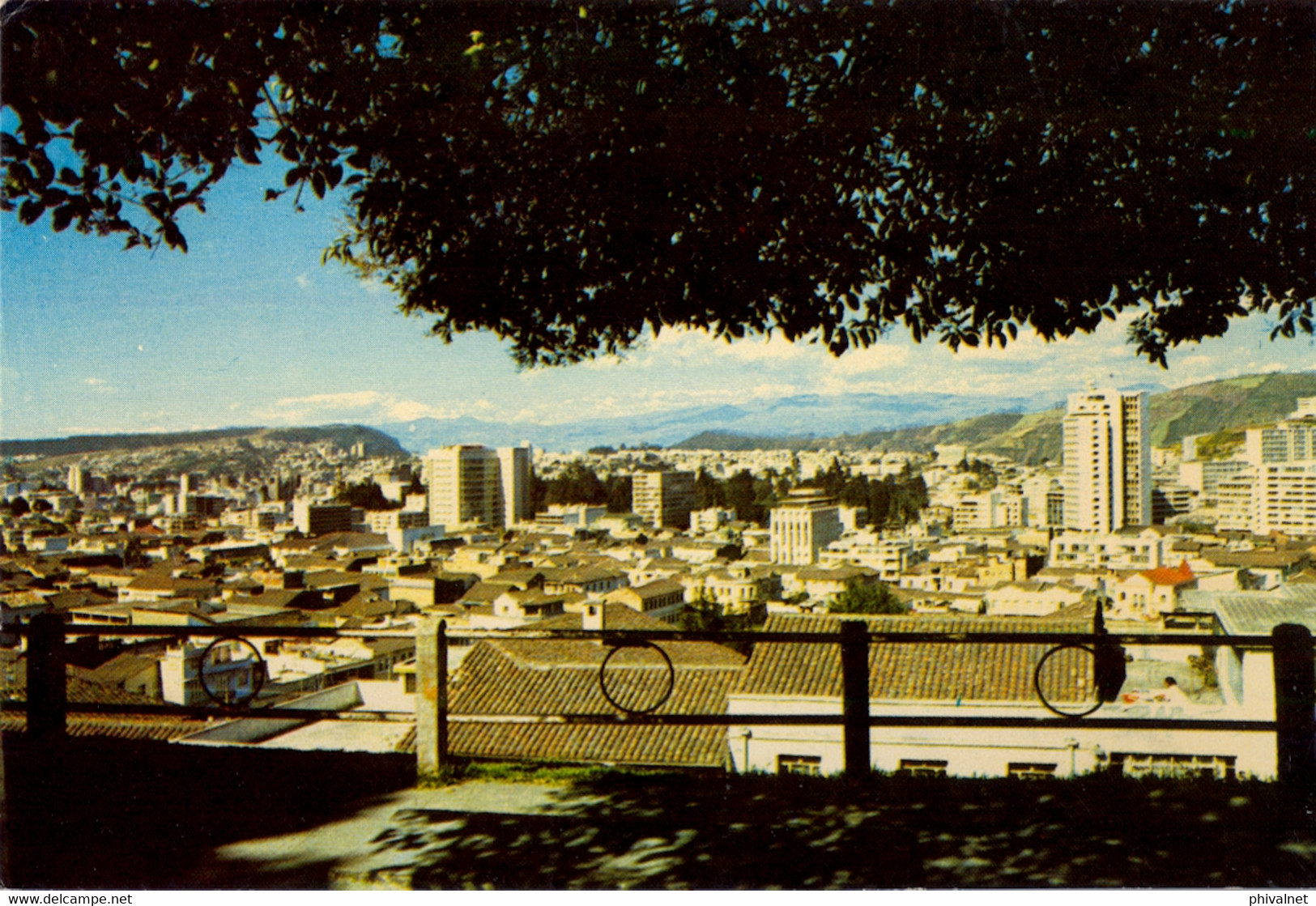 ECUADOR , T.P. CIRCULADA , VISTA PANORÁMICA DE LA CIUDAD DE QUITO - Ecuador