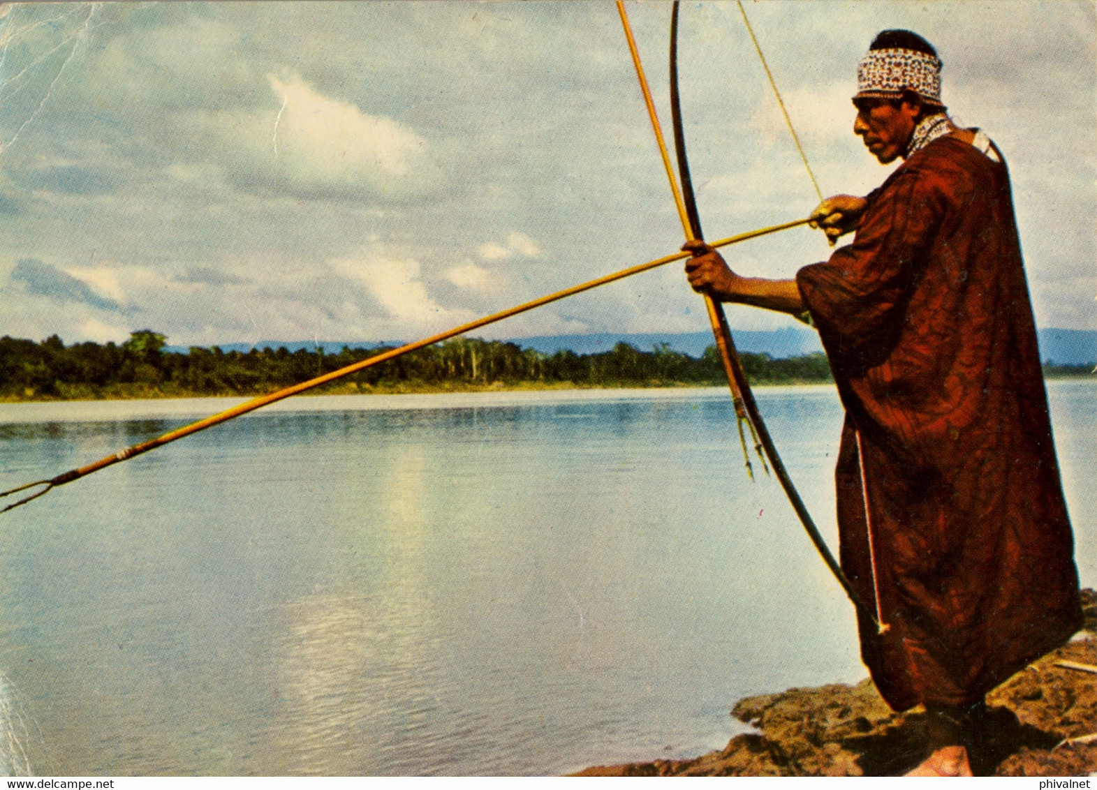 PERÚ , T.P. CIRCULADA , AMAZONIA PERUANA , INDIO CHAMA PESCANDO CON ARCO , FISHING , ARCHERY , BOW , ARROW - Peru