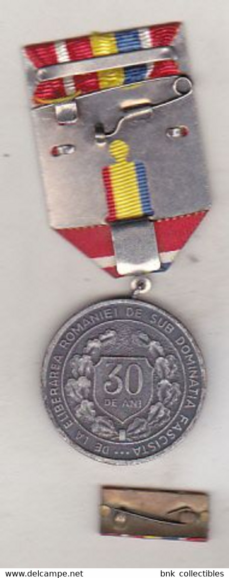 Romania "30th Anniversary Of The Liberation From Fascist Domination In Romania" Medal - Sonstige & Ohne Zuordnung