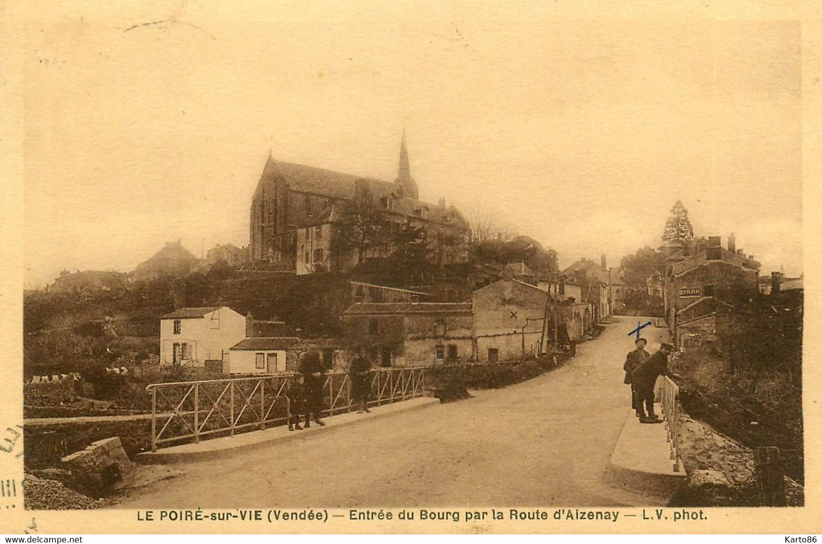 Le Poiré Sur Vie * Entrée Du Bourg Du Village Par La Route D'aizenay - Poiré-sur-Vie