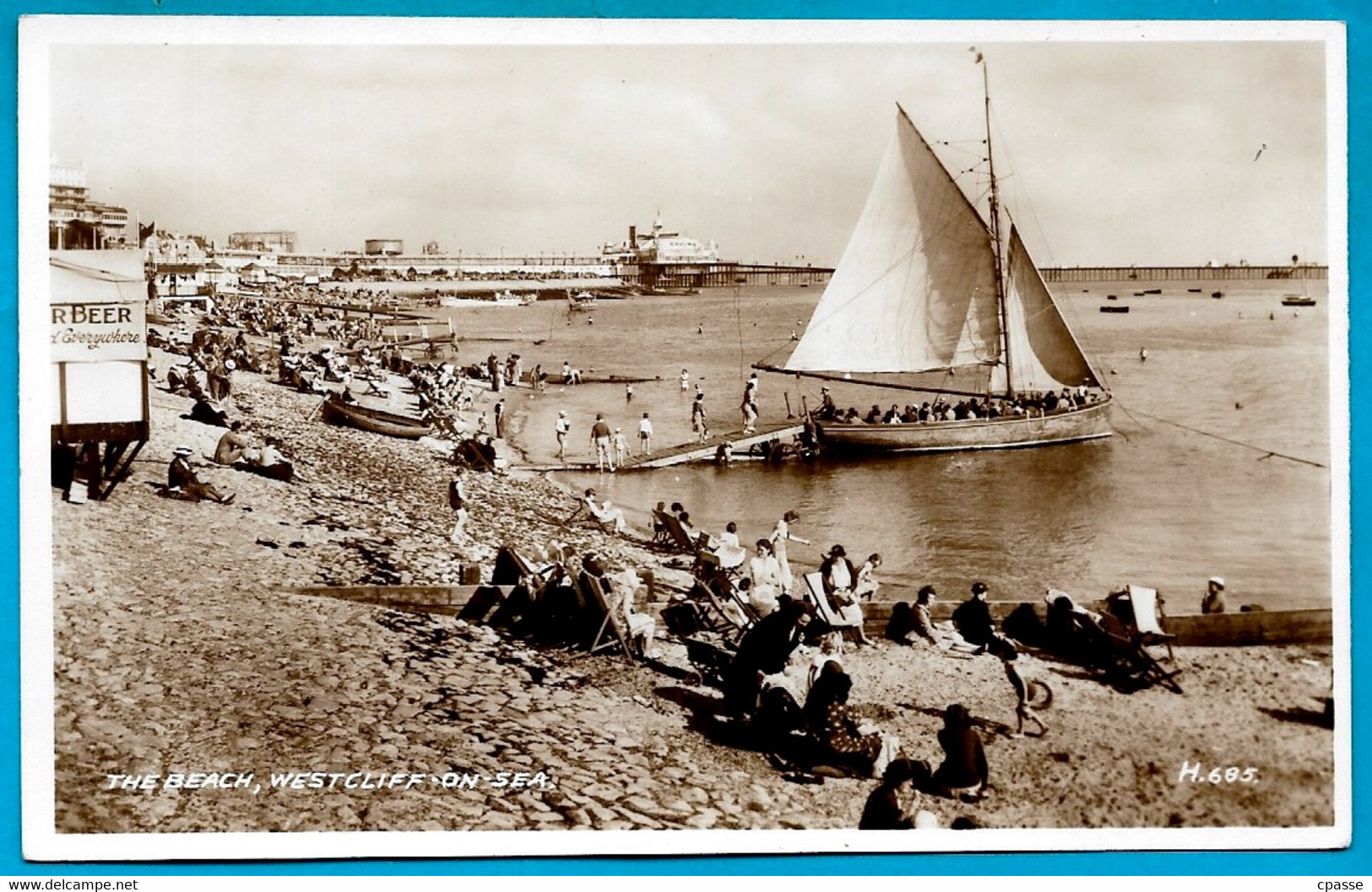 CPA Post Card UK Essex WESTCLIFF-on-SEA - The Beach ** Ship Bateau Voilier - Southend, Westcliff & Leigh