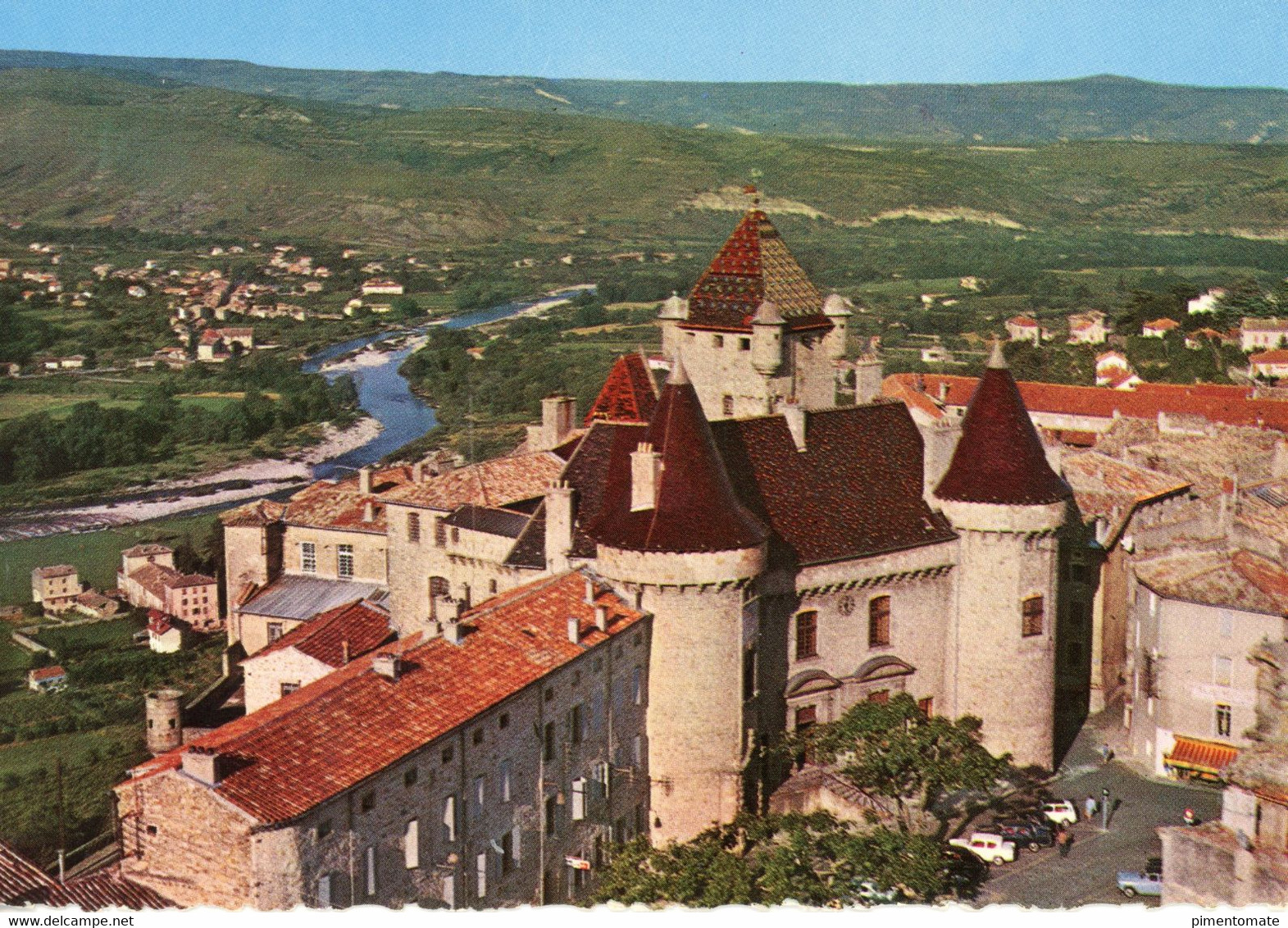 AUBENAS ENTREE DE LA VILLE DOME SAINT BENOIT JOUR DE MARCHE PLACE DE LA MAIRIE CHATEAU LOT 4 CARTES