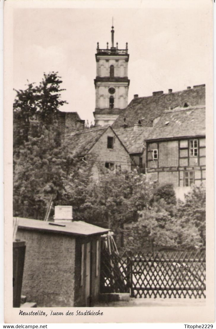 Neustrelitz - Marktplatz Mit Stadtkirche - Neustrelitz