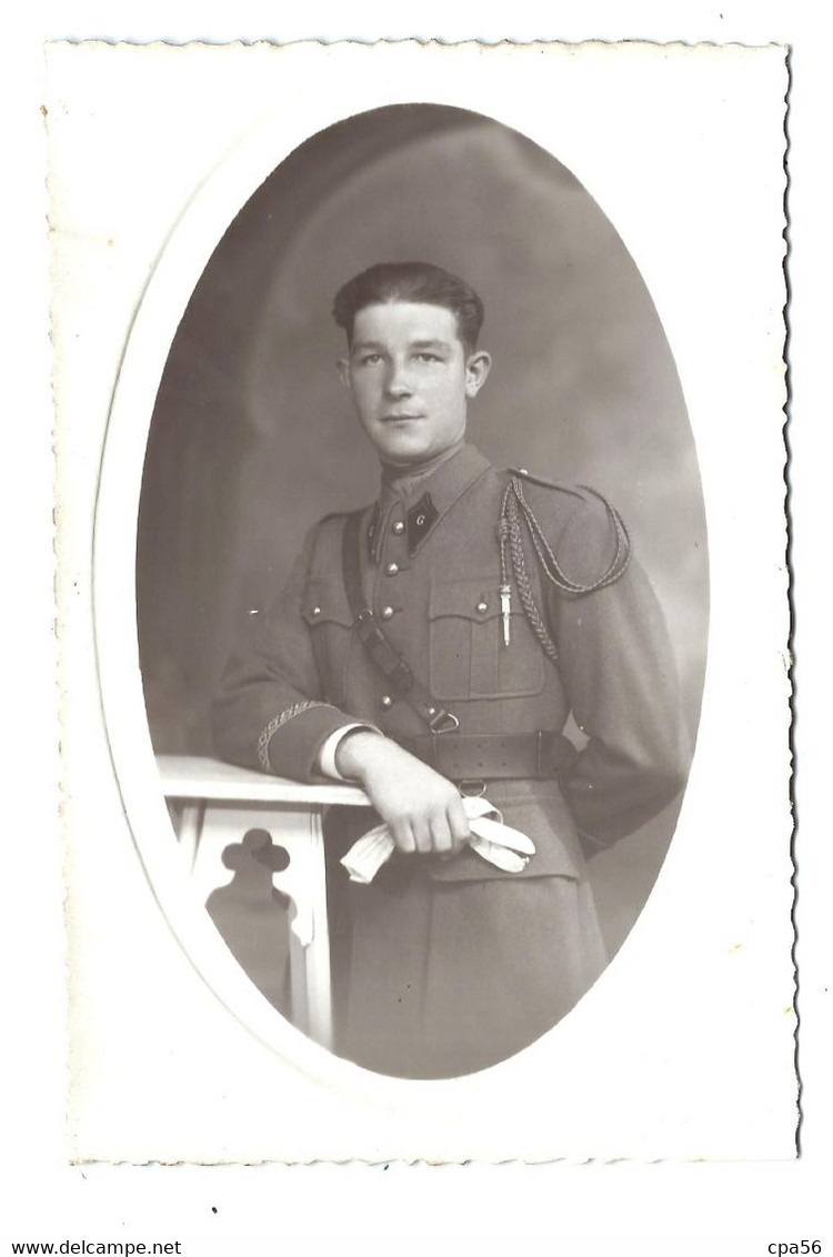 CARTE PHOTO - Militaire En Uniforme Du 6e Régiment - Uniformi