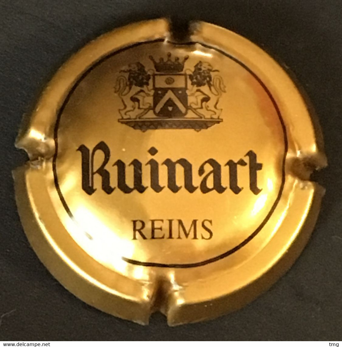 40 - Ruinart, Reims, Boucle En Haut Du T, Or Foncé Et Noir (côte 2 Euros) - Ruinart Ruinart