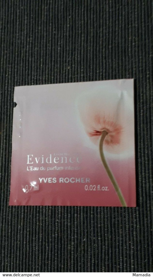 PARFUM POCHETTE RAFRAICHISSANTE COMME UNE EVIDENCE YVES ROCHER POUR COLLECTION - Sin Clasificación