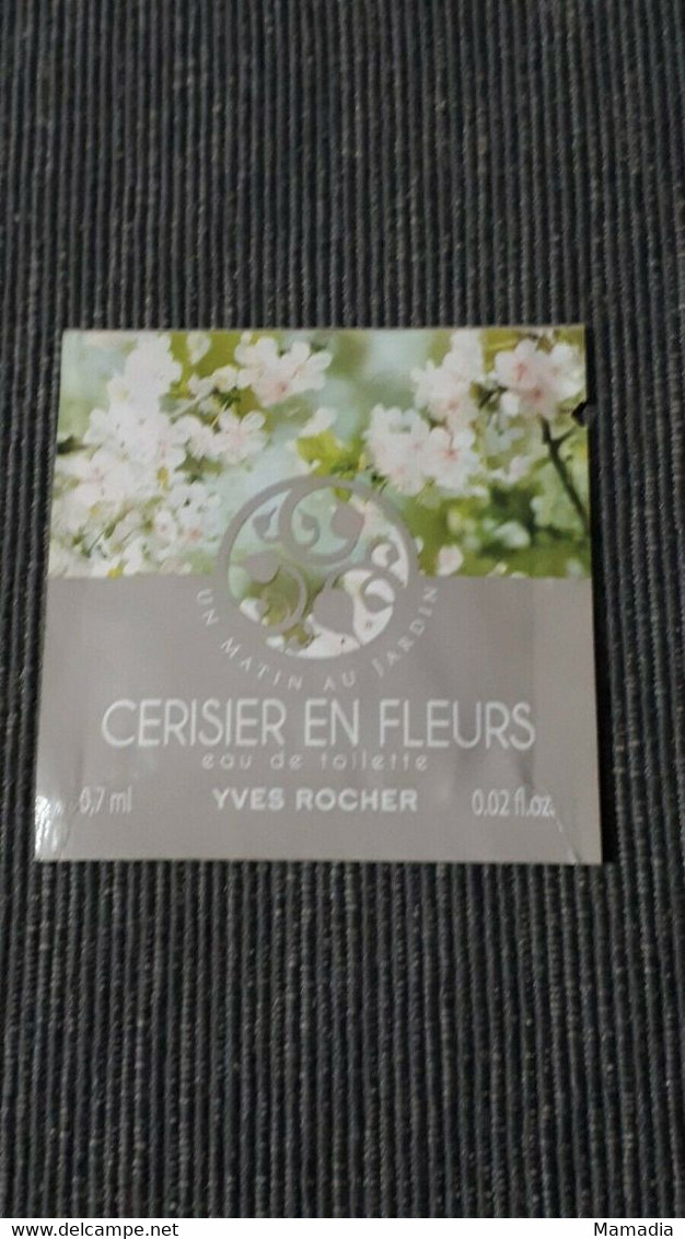 PARFUM POCHETTE RAFRAICHISSANTE CERISIER EN FLEURS YVES ROCHER POUR COLLECTION - Unclassified