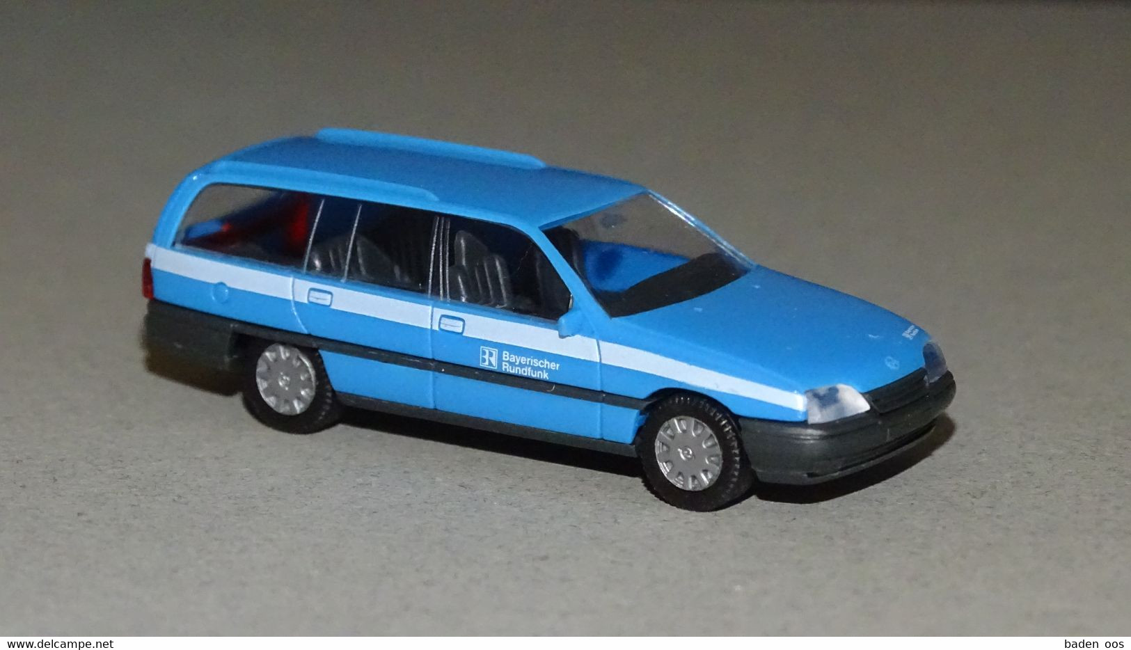 Herpa Opel Omega GLS Caravane BR (1) - Road Vehicles