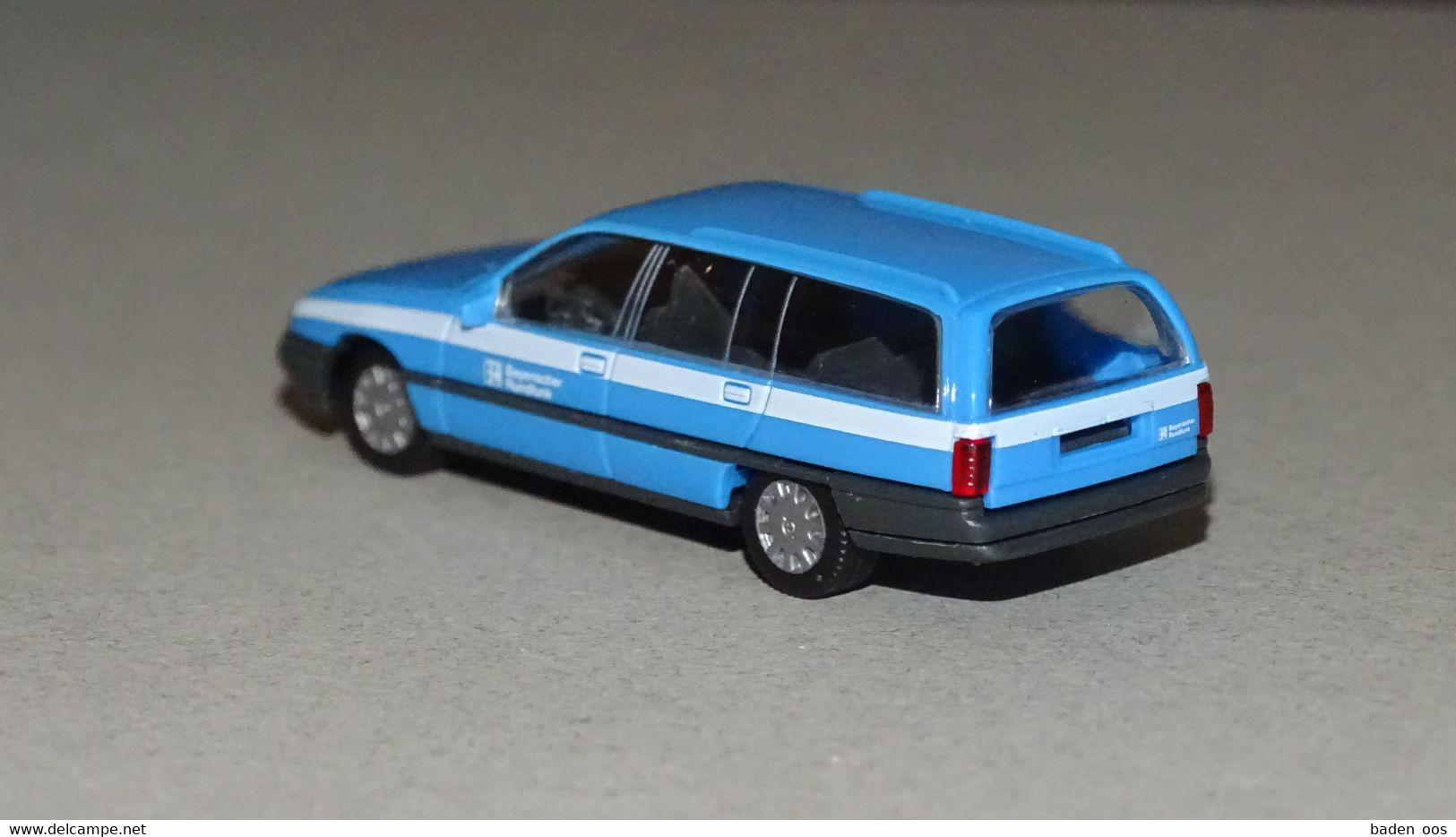 Herpa Opel Omega GLS Caravane BR (1) - Road Vehicles