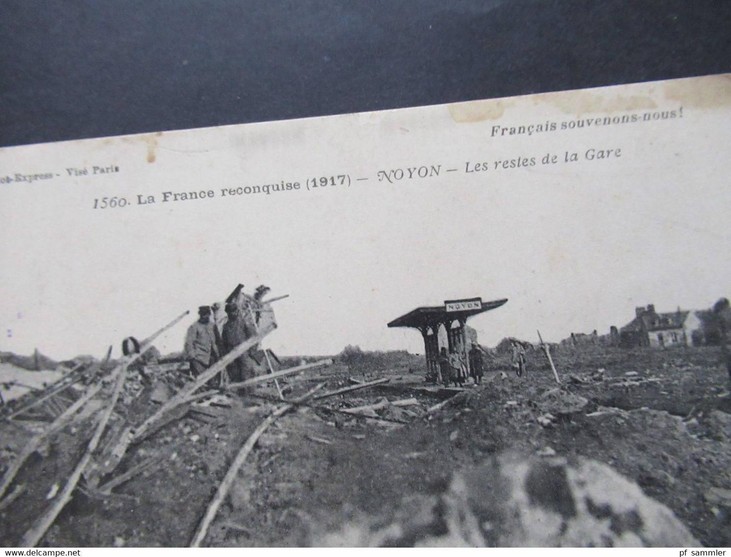 Frankreich AK 1917 1.WK Noyon Les Restes De La Gare / Zerstörter Bahnhof / Ruine Mit Bahnhäuschen / Unterstand Noyon - Guerre 1914-18