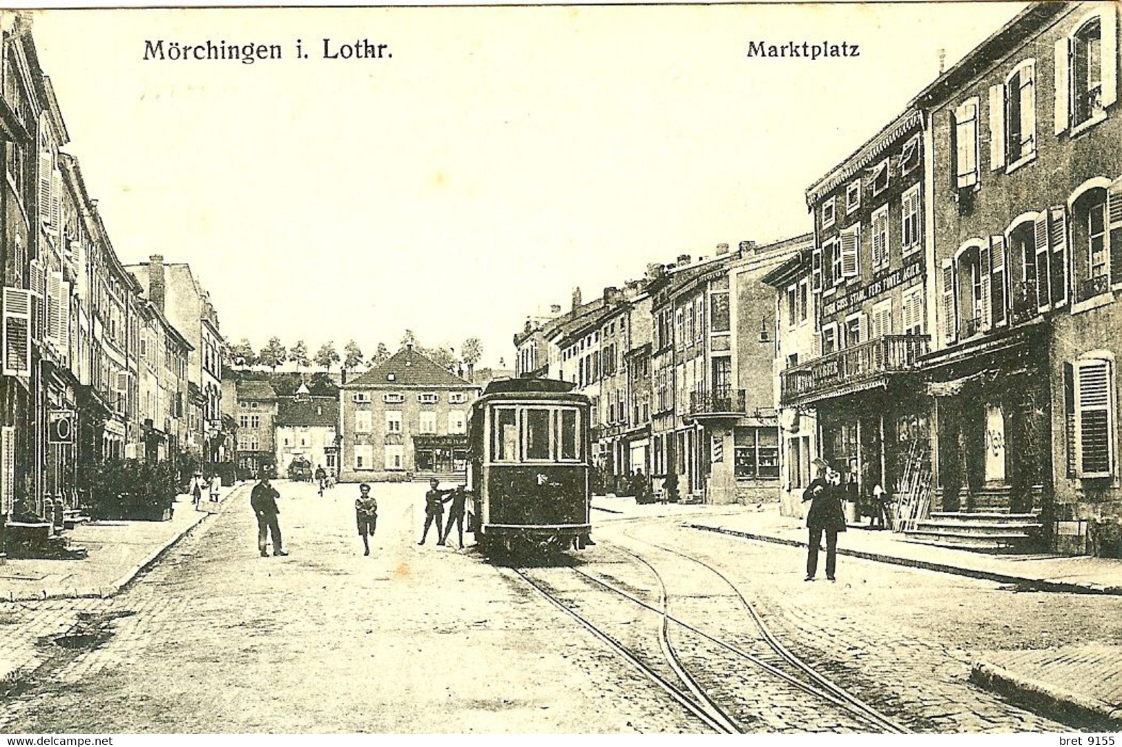 57 MORCHINGEN MORHANGE TRAMWAY BEAUCOUP DE COMMERCES SUR LA PLACE DU MARCHE - Morhange