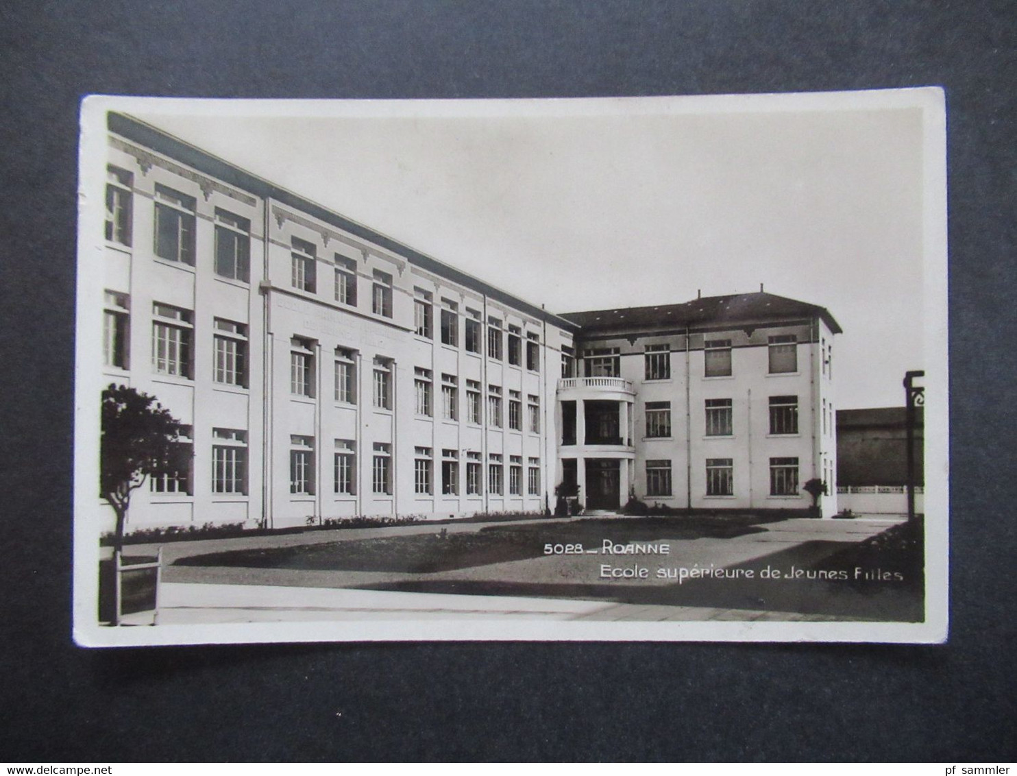 Echtfoto AK Frankreich 1942 Eventl. Feldpost 2.WK ?! Roanne Ecole Superieure De Jeunes Filles / Schulgebäude - Ecoles