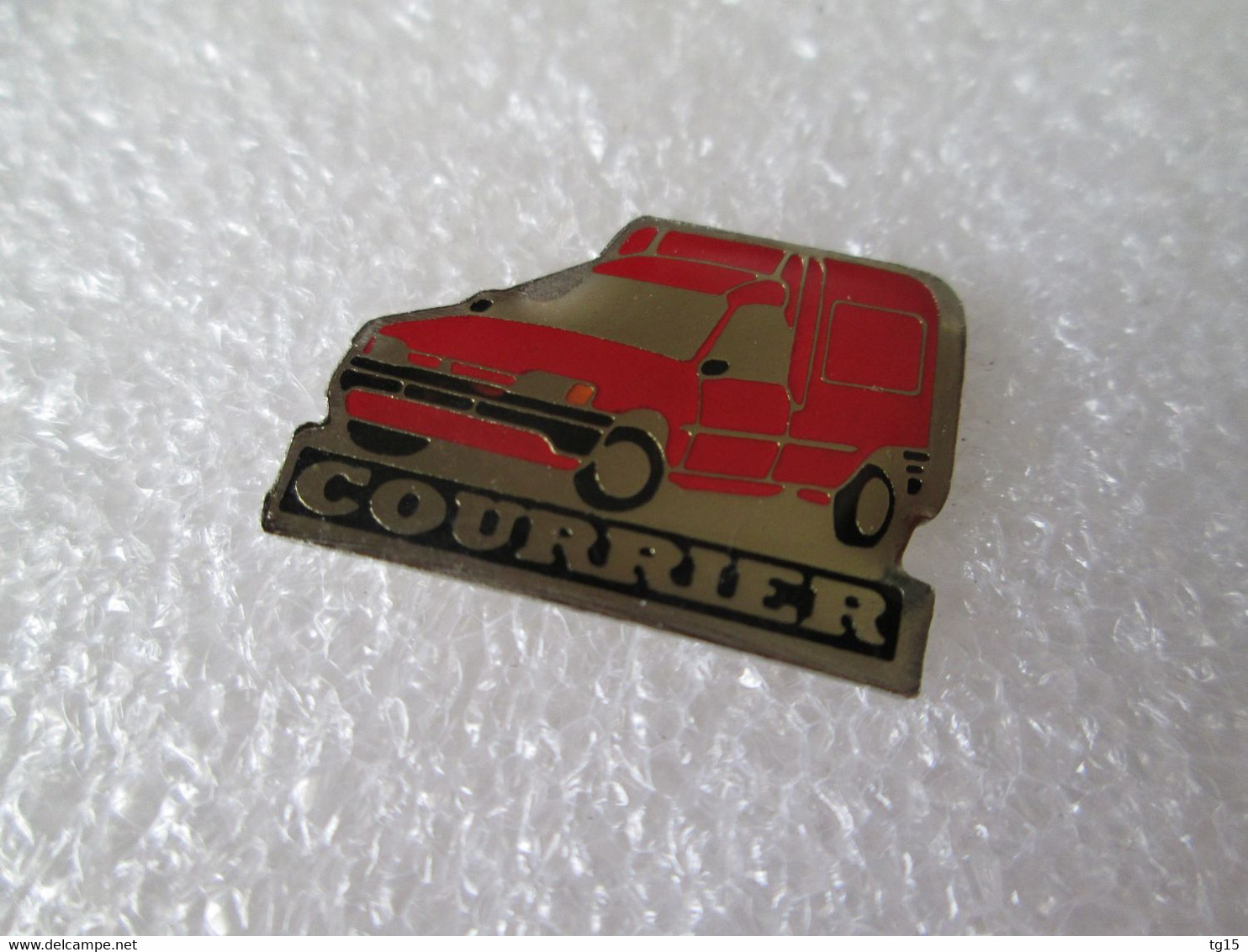 PIN'S    FORD  COURRIER - Ford